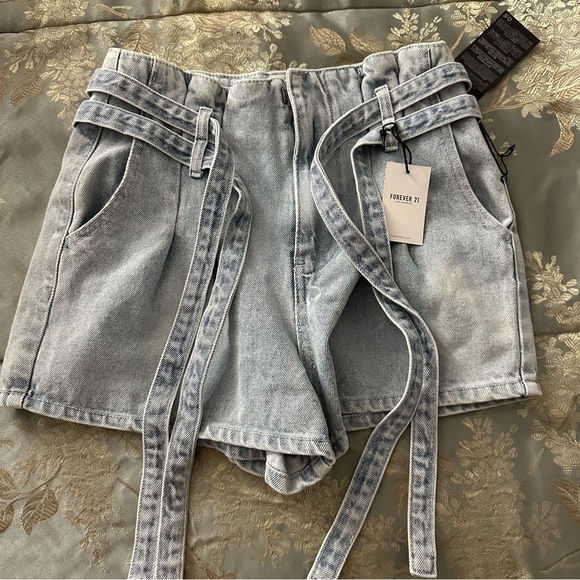 Denim shorts - Picture 3 of 5